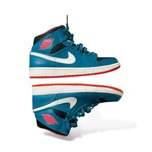 N i k e. Air Jordan 1 Retro Mid Teal 2016 - 554724 308 - RARE!